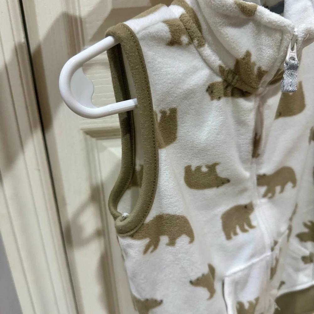 Carter's Bear Fleece Vest unisex 24m, Brand New, White And Cream, Zips, Pockets